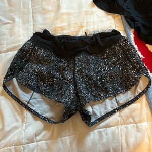 lululemon runner up shorts black and white
